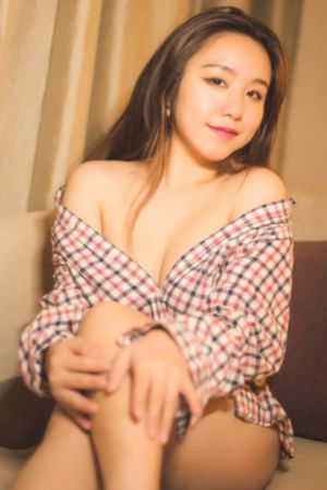 夜夜躁人人爽天天天天大学生_超清免费在线播放